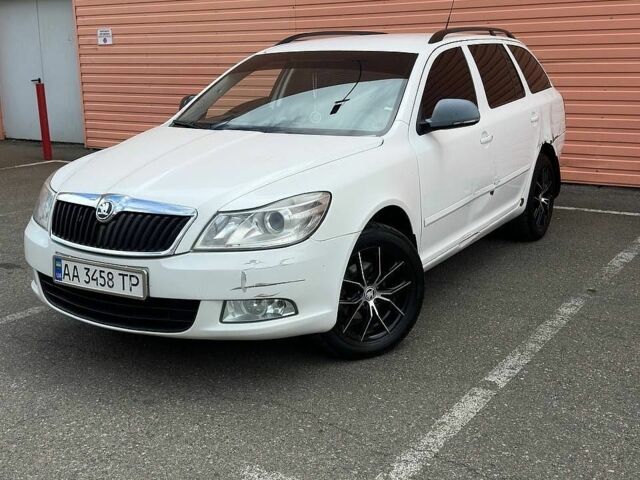 Белый Шкода Октавия, объемом двигателя 1.6 л и пробегом 291 тыс. км за 4300 $, фото 1 на Automoto.ua