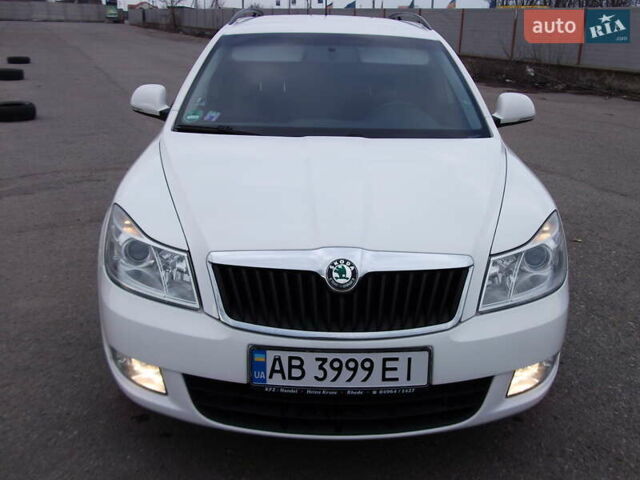 Белый Шкода Октавия, объемом двигателя 1.2 л и пробегом 260 тыс. км за 7700 $, фото 1 на Automoto.ua
