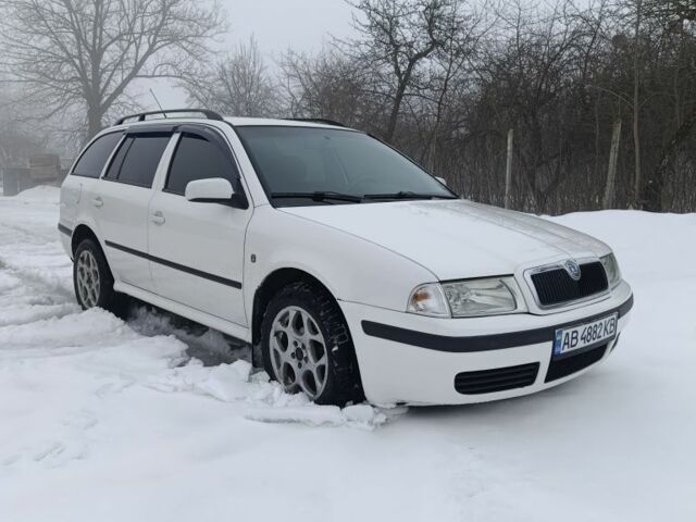 Белый Шкода Октавия, объемом двигателя 1.6 л и пробегом 290 тыс. км за 4950 $, фото 1 на Automoto.ua