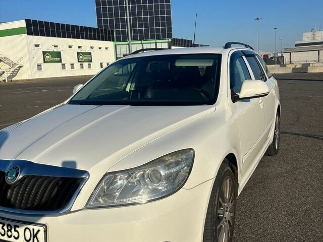 Білий Шкода Октавія, об'ємом двигуна 1.8 л та пробігом 219 тис. км за 7100 $, фото 1 на Automoto.ua