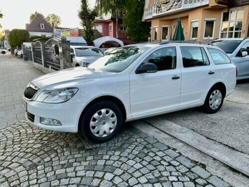Білий Шкода Октавія, об'ємом двигуна 1.4 л та пробігом 100 тис. км за 6900 $, фото 1 на Automoto.ua