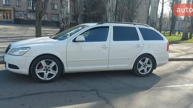 Белый Шкода Октавия, объемом двигателя 1.6 л и пробегом 285 тыс. км за 8200 $, фото 1 на Automoto.ua