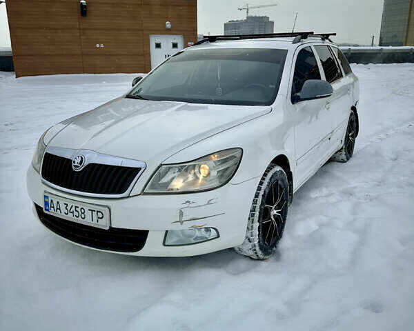 Белый Шкода Октавия, объемом двигателя 1.6 л и пробегом 288 тыс. км за 6700 $, фото 1 на Automoto.ua