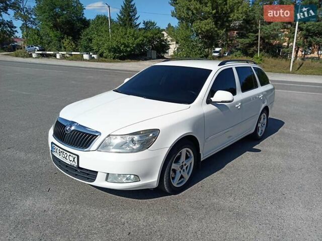 Белый Шкода Октавия, объемом двигателя 1.6 л и пробегом 290 тыс. км за 7500 $, фото 1 на Automoto.ua