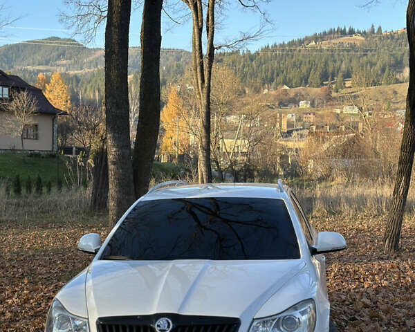 Белый Шкода Октавия, объемом двигателя 2 л и пробегом 320 тыс. км за 9800 $, фото 1 на Automoto.ua