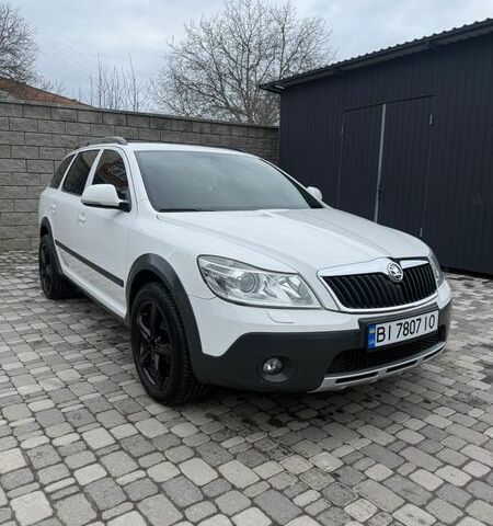 Белый Шкода Октавия, объемом двигателя 1.8 л и пробегом 205 тыс. км за 10750 $, фото 1 на Automoto.ua