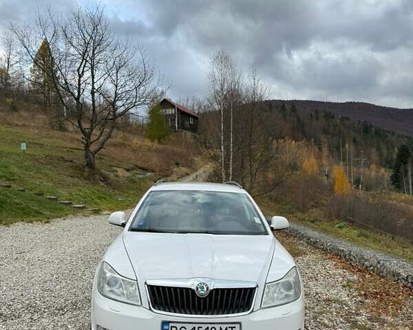 Шкода Октавия 2010 в Стрые на Automoto.ua Белый Шкода Октавия, объемом двигателя 1.6 л и пробегом 295 тыс. км за 8200 $, фото 1 на Automoto.ua