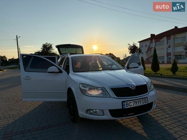 Белый Шкода Октавия, объемом двигателя 1.6 л и пробегом 299 тыс. км за 7500 $, фото 1 на Automoto.ua