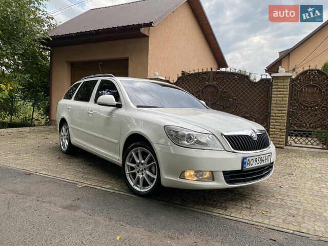 Білий Шкода Октавія, об'ємом двигуна 2 л та пробігом 355 тис. км за 8400 $, фото 1 на Automoto.ua
