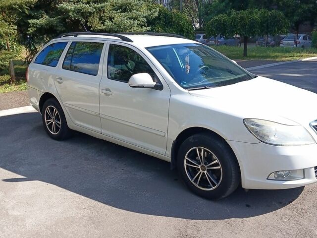 Белый Шкода Октавия, объемом двигателя 1.6 л и пробегом 283 тыс. км за 5900 $, фото 1 на Automoto.ua