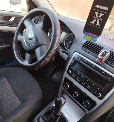 Білий Шкода Октавія, об'ємом двигуна 1.6 л та пробігом 230 тис. км за 6600 $, фото 1 на Automoto.ua