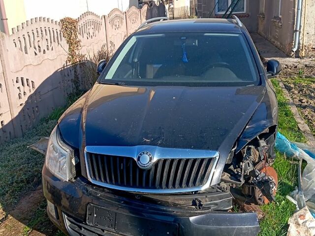 Белый Шкода Октавия, объемом двигателя 1.5 л и пробегом 0 тыс. км за 3850 $, фото 1 на Automoto.ua