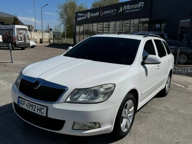 Белый Шкода Октавия, объемом двигателя 1.9 л и пробегом 203 тыс. км за 6980 $, фото 1 на Automoto.ua