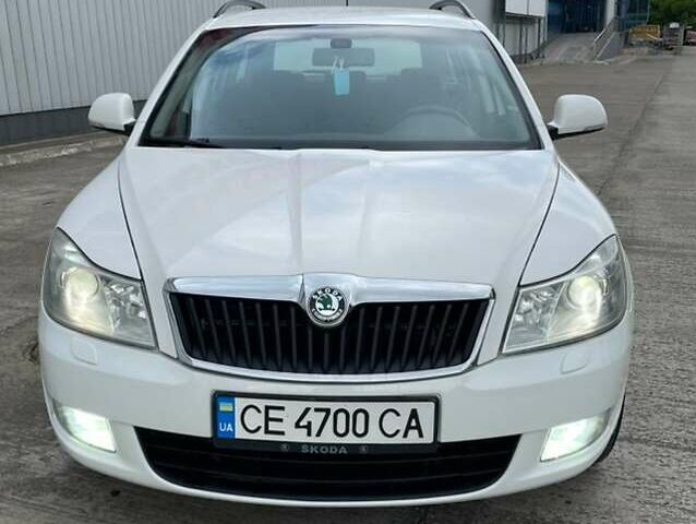 Белый Шкода Октавия, объемом двигателя 1.6 л и пробегом 241 тыс. км за 7600 $, фото 1 на Automoto.ua