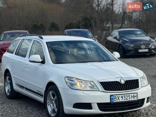 Білий Шкода Октавія, об'ємом двигуна 1.6 л та пробігом 369 тис. км за 6600 $, фото 1 на Automoto.ua