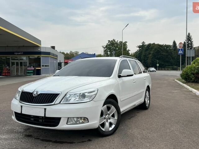 Белый Шкода Октавия, объемом двигателя 1.6 л и пробегом 340 тыс. км за 7800 $, фото 1 на Automoto.ua