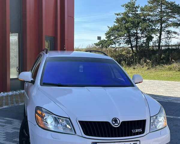 Белый Шкода Октавия, объемом двигателя 1.97 л и пробегом 297 тыс. км за 9300 $, фото 1 на Automoto.ua