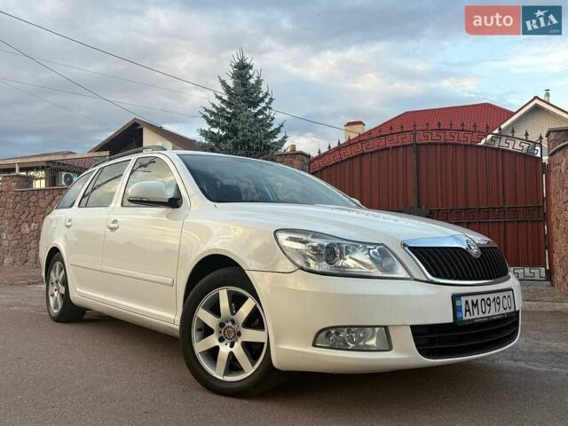 Белый Шкода Октавия, объемом двигателя 1.6 л и пробегом 308 тыс. км за 7500 $, фото 1 на Automoto.ua