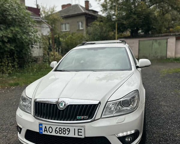 Белый Шкода Октавия, объемом двигателя 1.98 л и пробегом 253 тыс. км за 12500 $, фото 1 на Automoto.ua