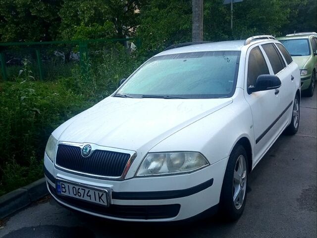 Білий Шкода Октавія, об'ємом двигуна 1.6 л та пробігом 185 тис. км за 6000 $, фото 1 на Automoto.ua