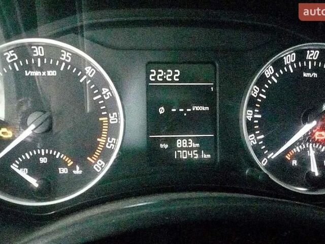 Белый Шкода Октавия, объемом двигателя 1.6 л и пробегом 170 тыс. км за 7000 $, фото 1 на Automoto.ua