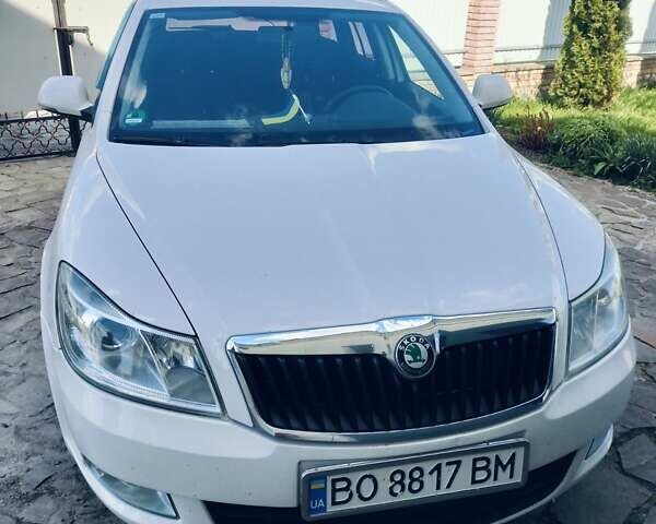 Белый Шкода Октавия, объемом двигателя 1.97 л и пробегом 353 тыс. км за 7500 $, фото 1 на Automoto.ua