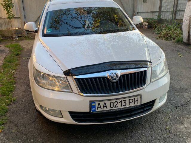 Белый Шкода Октавия, объемом двигателя 1.6 л и пробегом 375 тыс. км за 8100 $, фото 1 на Automoto.ua