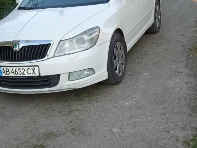 Білий Шкода Октавія, об'ємом двигуна 2 л та пробігом 286 тис. км за 7800 $, фото 1 на Automoto.ua