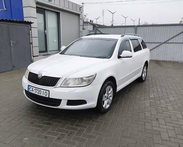 Білий Шкода Октавія, об'ємом двигуна 1.6 л та пробігом 330 тис. км за 6700 $, фото 1 на Automoto.ua