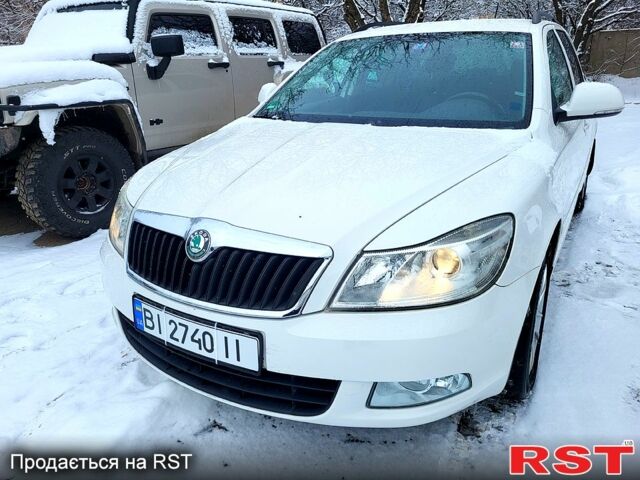 Белый Шкода Октавия, объемом двигателя 16 л и пробегом 170 тыс. км за 9300 $, фото 1 на Automoto.ua