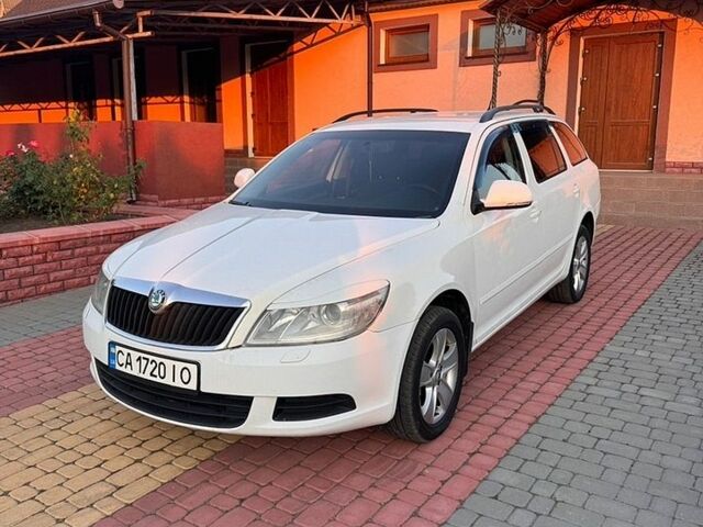 Білий Шкода Октавія, об'ємом двигуна 1.6 л та пробігом 340 тис. км за 5800 $, фото 1 на Automoto.ua