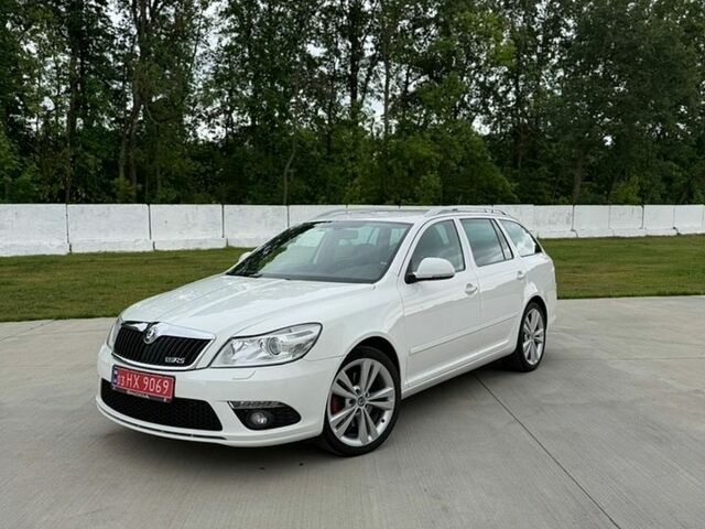 Білий Шкода Октавія, об'ємом двигуна 2 л та пробігом 169 тис. км за 10300 $, фото 1 на Automoto.ua