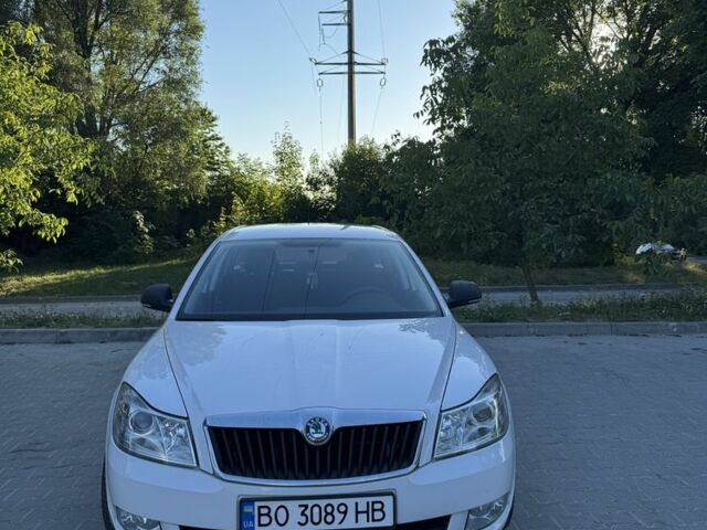 Белый Шкода Октавия, объемом двигателя 1.4 л и пробегом 211 тыс. км за 6814 $, фото 1 на Automoto.ua
