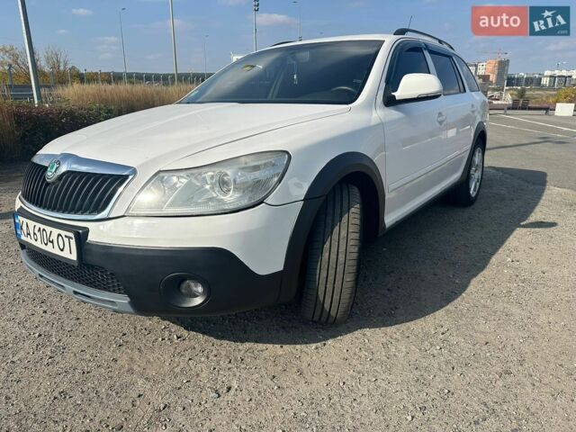 Белый Шкода Октавия, объемом двигателя 1.6 л и пробегом 380 тыс. км за 7500 $, фото 1 на Automoto.ua