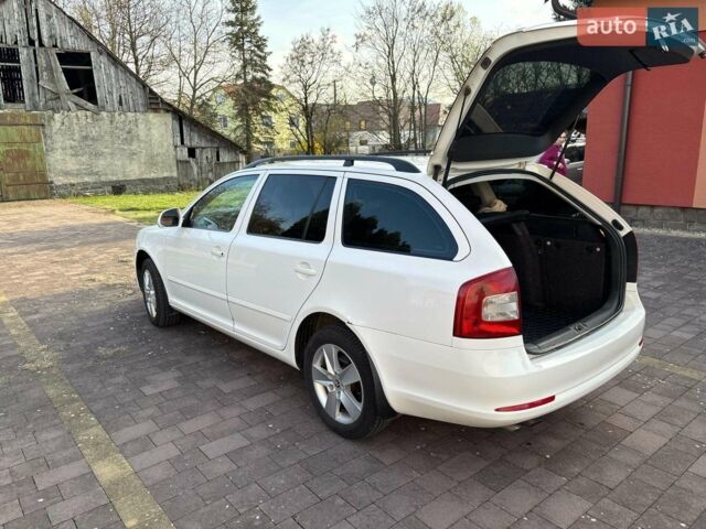 Білий Шкода Октавія, об'ємом двигуна 1.8 л та пробігом 236 тис. км за 8000 $, фото 1 на Automoto.ua