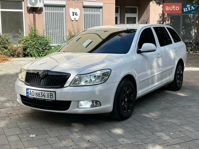 Білий Шкода Октавія, об'ємом двигуна 1.6 л та пробігом 260 тис. км за 7450 $, фото 1 на Automoto.ua