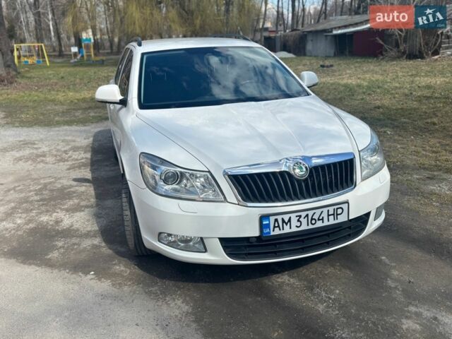 Белый Шкода Октавия, объемом двигателя 1.6 л и пробегом 264 тыс. км за 7700 $, фото 1 на Automoto.ua