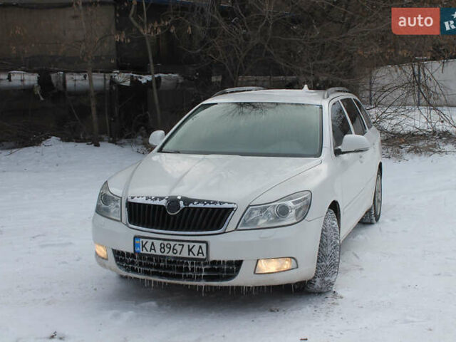 Білий Шкода Октавія, об'ємом двигуна 1.6 л та пробігом 296 тис. км за 7500 $, фото 1 на Automoto.ua
