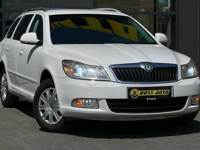 Белый Шкода Октавия, объемом двигателя 1.6 л и пробегом 320 тыс. км за 8000 $, фото 1 на Automoto.ua