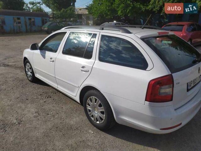 Білий Шкода Октавія, об'ємом двигуна 1.6 л та пробігом 220 тис. км за 7600 $, фото 1 на Automoto.ua