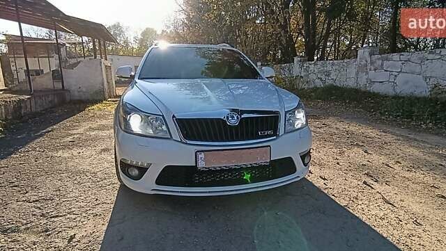 Білий Шкода Октавія, об'ємом двигуна 2.01 л та пробігом 295 тис. км за 9300 $, фото 1 на Automoto.ua