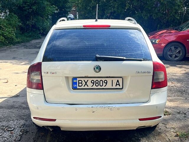Белый Шкода Октавия, объемом двигателя 2 л и пробегом 351 тыс. км за 7200 $, фото 1 на Automoto.ua