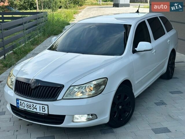 Белый Шкода Октавия, объемом двигателя 1.6 л и пробегом 262 тыс. км за 7200 $, фото 1 на Automoto.ua