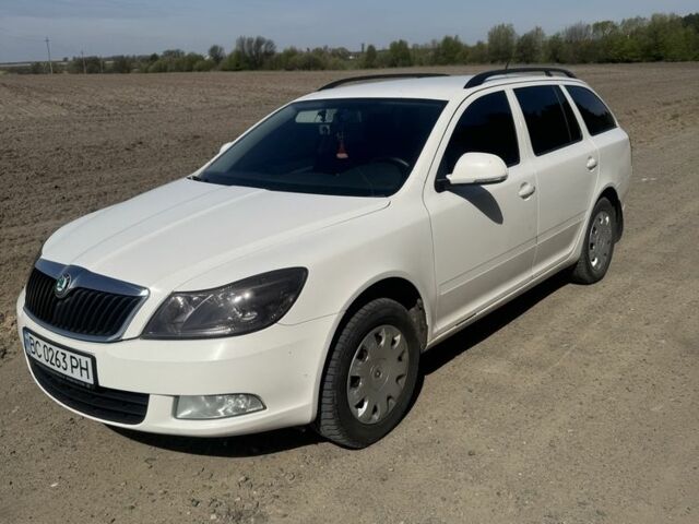 Белый Шкода Октавия, объемом двигателя 1.6 л и пробегом 390 тыс. км за 6500 $, фото 1 на Automoto.ua
