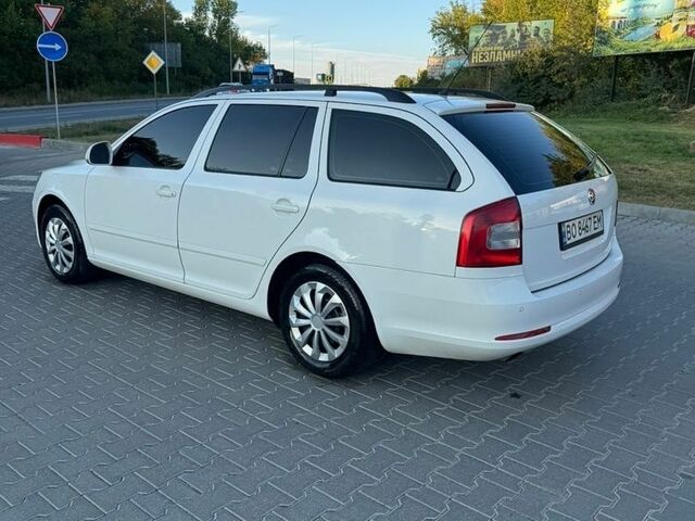 Белый Шкода Октавия, объемом двигателя 1.6 л и пробегом 247 тыс. км за 7650 $, фото 1 на Automoto.ua