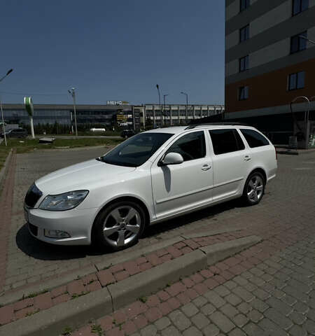 Белый Шкода Октавия, объемом двигателя 1.97 л и пробегом 265 тыс. км за 8300 $, фото 1 на Automoto.ua