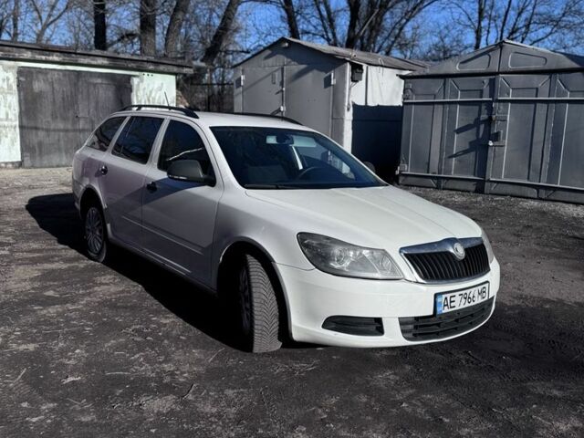 Белый Шкода Октавия, объемом двигателя 1.4 л и пробегом 277 тыс. км за 5350 $, фото 1 на Automoto.ua