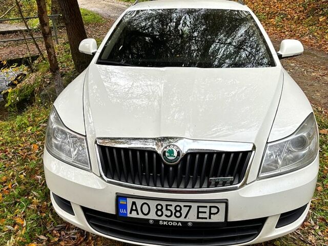 Белый Шкода Октавия, объемом двигателя 1.6 л и пробегом 264 тыс. км за 6500 $, фото 1 на Automoto.ua