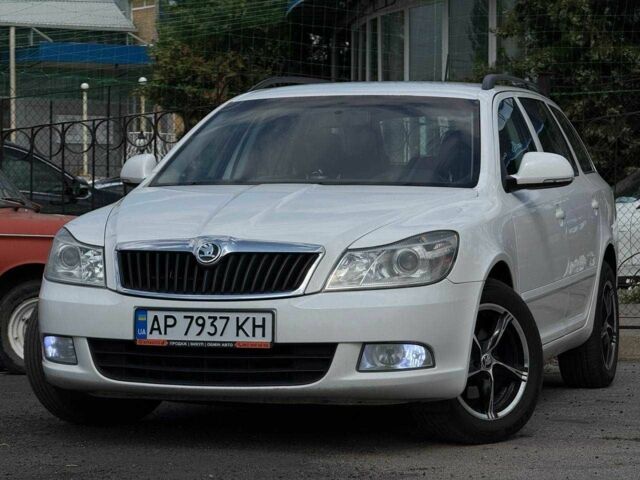 Белый Шкода Октавия, объемом двигателя 1.6 л и пробегом 167 тыс. км за 7690 $, фото 1 на Automoto.ua