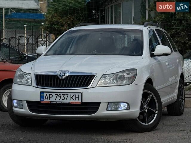 Белый Шкода Октавия, объемом двигателя 1.6 л и пробегом 167 тыс. км за 7699 $, фото 1 на Automoto.ua